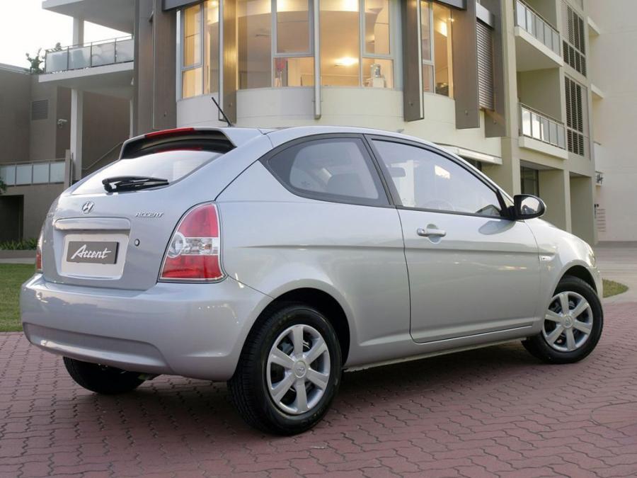  Hyundai Accent 3-Door 2006 года  (AU) (фото 2 из 4)